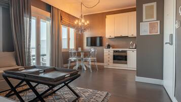 Seagull COCO-MAT Suite Panoramic Sea View | Minibar, in-room safe, desk, blackout drapes