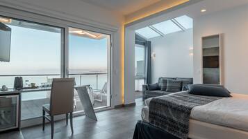 Aeolus COCO-MAT Suite Panoramic Sea View | Minibar, in-room safe, desk, blackout curtains