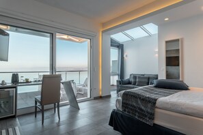 Aeolus COCO-MAT Suite Panoramic Sea View