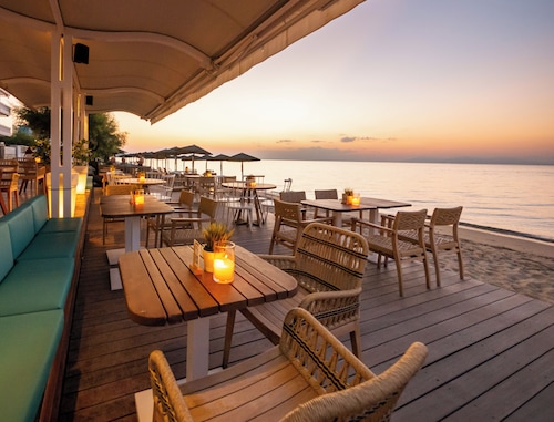 Golden Star City Resort