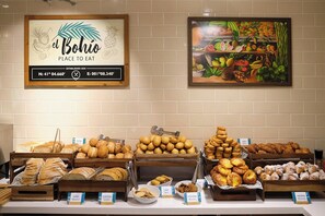 Desayuno buffet todos los días (con cargo)
