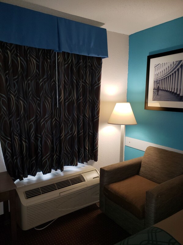 Standard Double Room, 2 Double Beds, Smoking - Econo Lodge Elizabeth City near University (Elizabeth City)