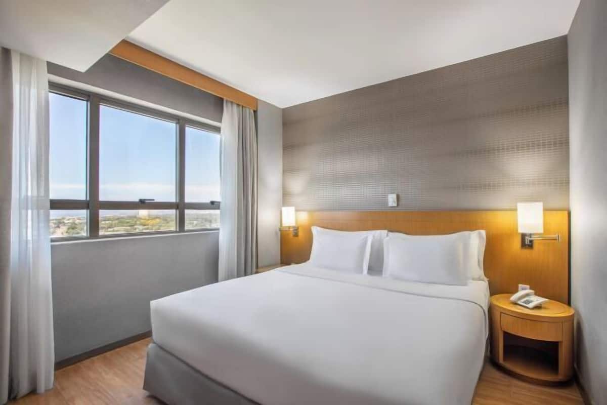 Hypoallergeen beddengoed, een minibar, een kluis op de kamer