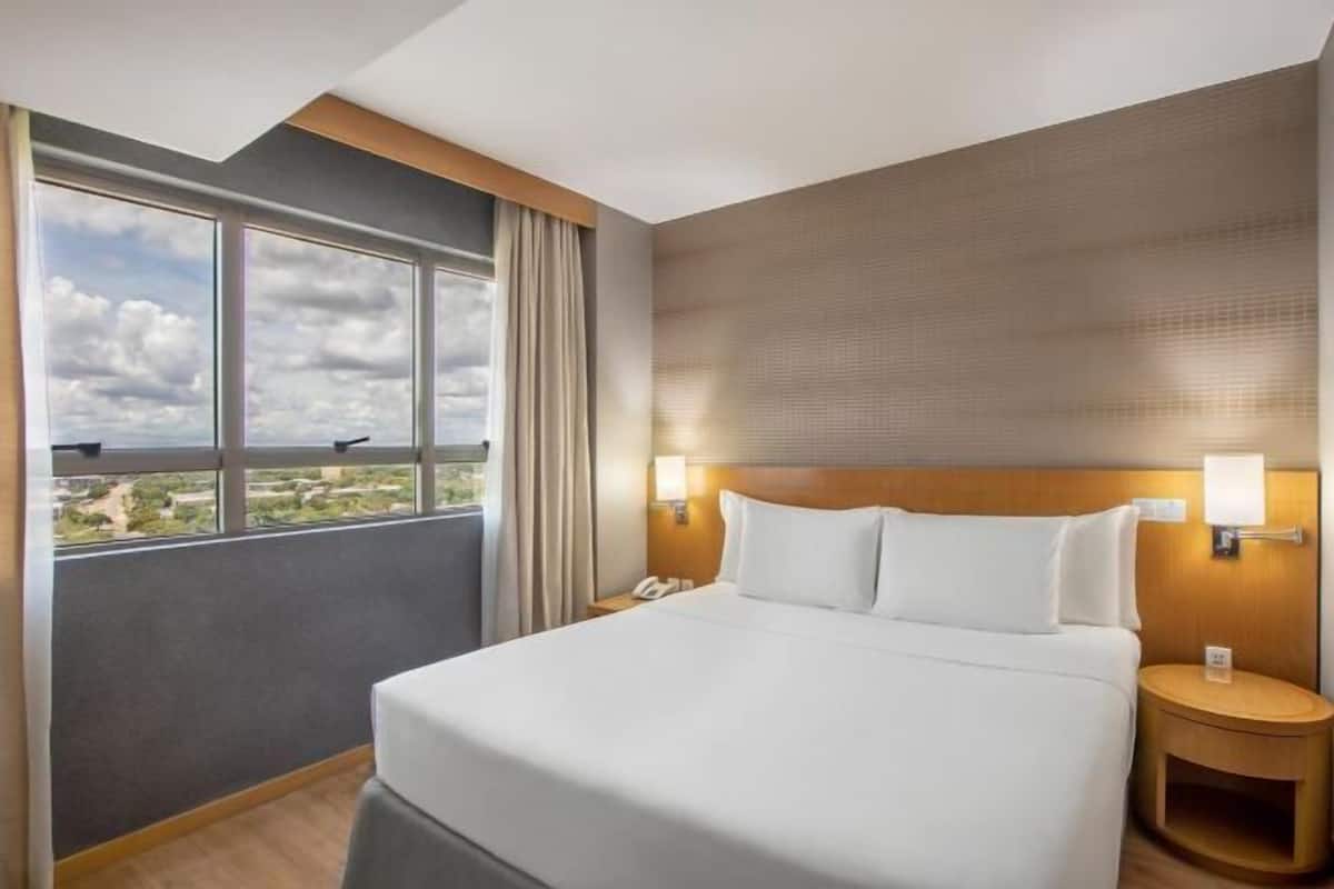 Hypoallergeen beddengoed, een minibar, een kluis op de kamer