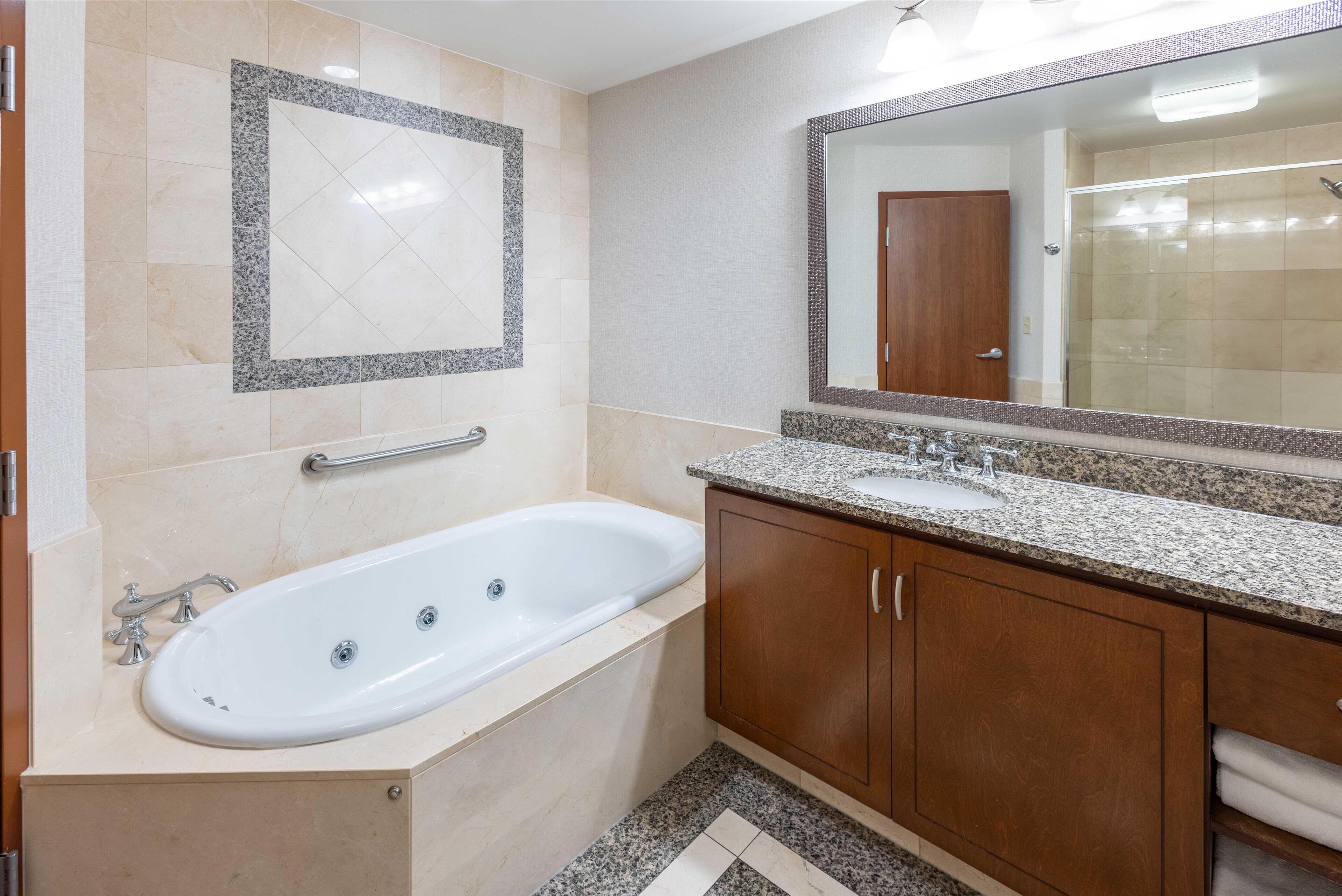 combined shower/bathtub, free toiletries, hair dryer, towels