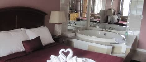 Suite Lune de Miel, 1 grand lit, baignoire Ă jets | Vue de la chambre