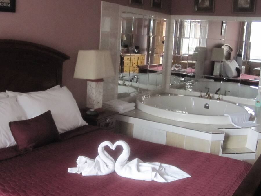 Honeymoon Suite, 1 Queen Bed, Jetted Tub | View from room