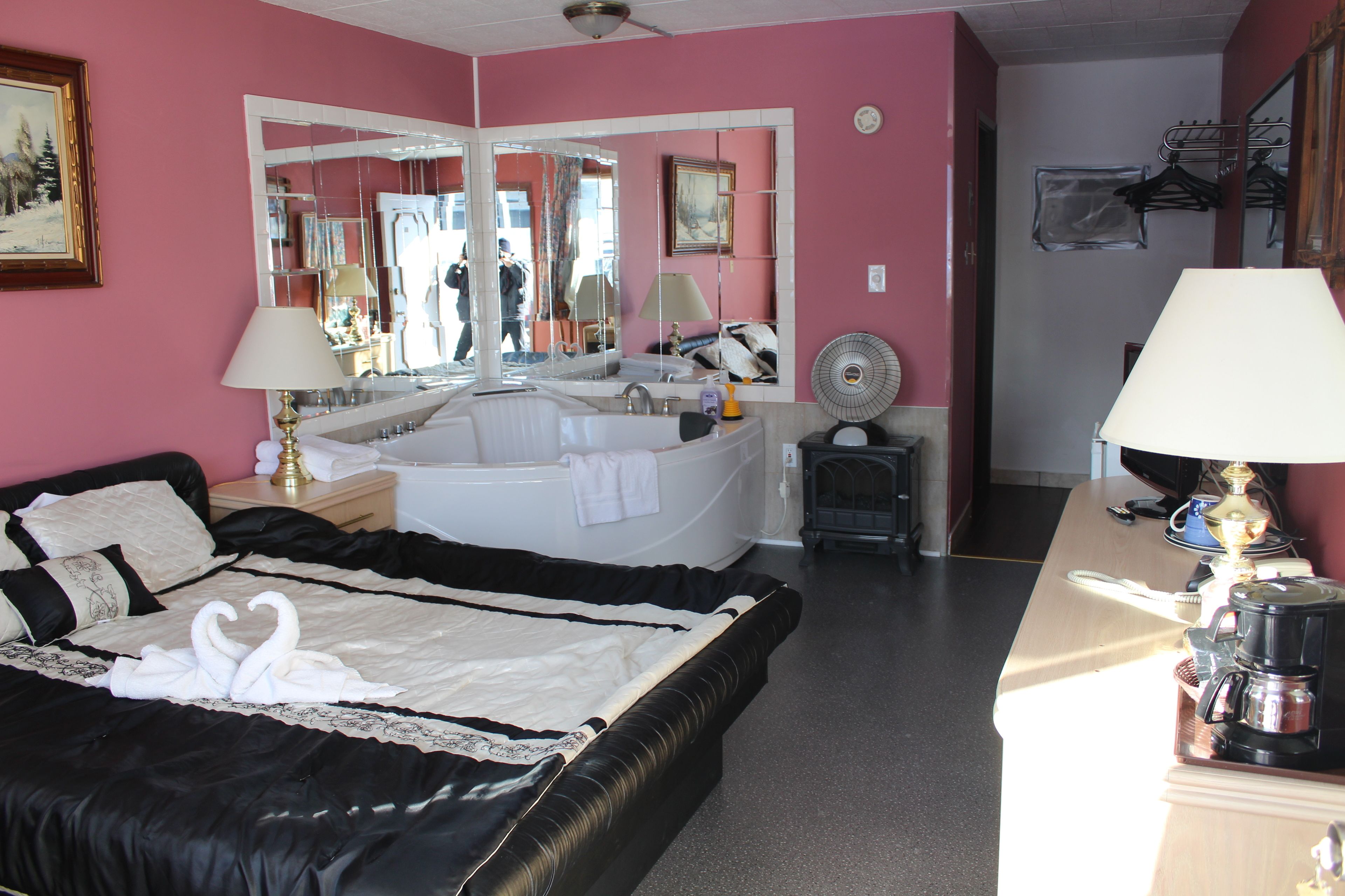 Honeymoon Suite, 1 Queen Bed, Jetted Tub | View from room