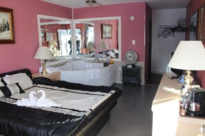 Honeymoon Suite, 1 Queen Bed, Jetted Tub | View from room - Ritz Inn Niagara (Niagara Falls)