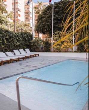 Hồ bơi ngoài trời 