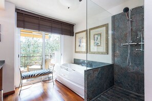 Separate tub and shower, jetted tub, rainfall showerhead - Suites del Mar Fenals (Lloret de Mar)