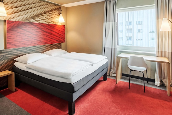 Double Room | Desk, blackout drapes, soundproofing, free WiFi