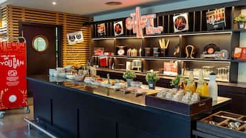 Daily buffet breakfast for a fee