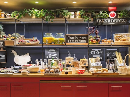 Restaurante. ibis Barcelona Molins de Rei