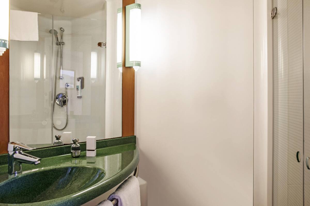 down duvets, desk, blackout curtains, soundproofing