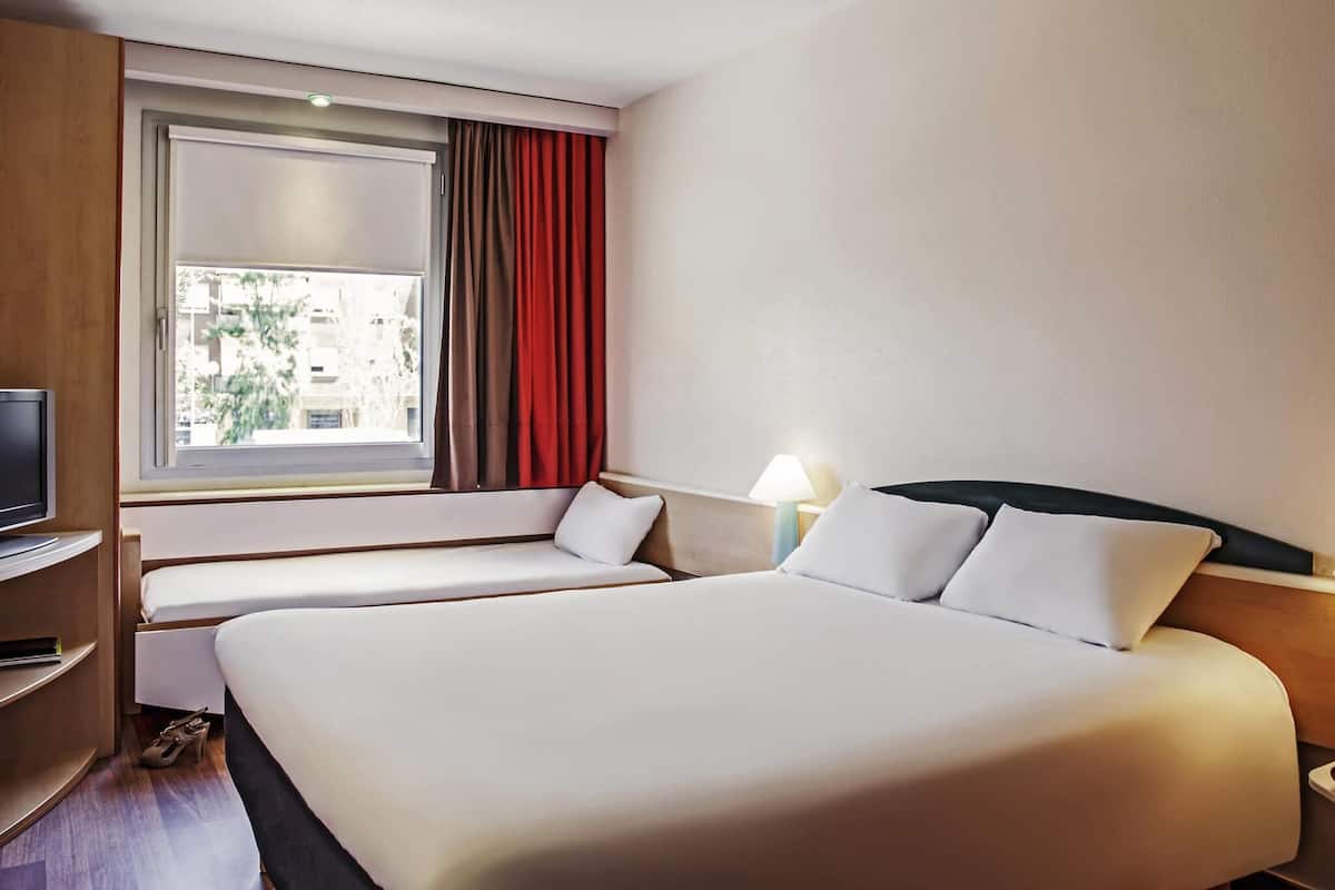 Room, Multiple Beds