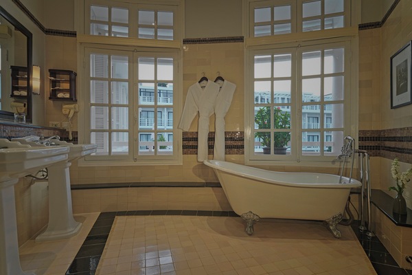 Colonial Suite | Bathroom