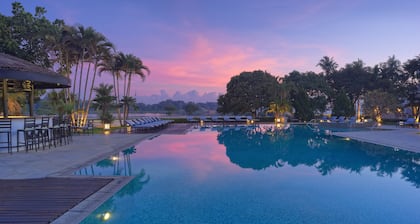 Azerai La Residence Hue