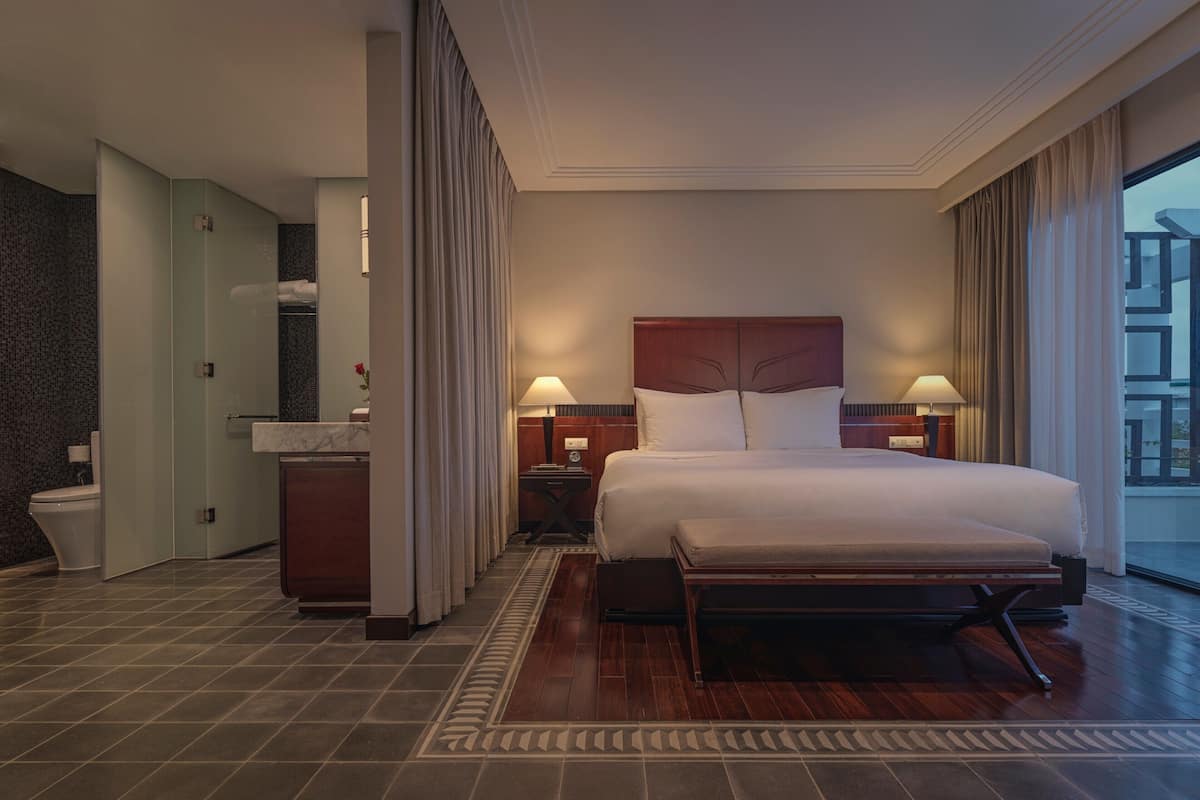 Deluxe King Room, Garden View