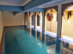 Indoor pool, outdoor pool, pool loungers - Krishna Prakash Heritage Haveli (Jodhpur)