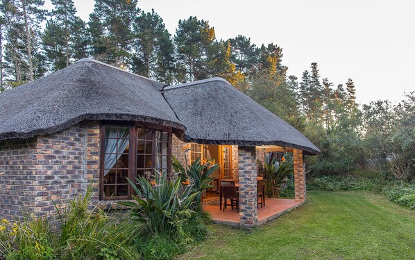 Cottage, 2 Bedrooms, Private Pool | 6 bedrooms, in-room safe, desk, iron/ironing board - Coral Tree Cottages (Harkerville)