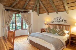 Cottage, 2 Bedrooms | 6 bedrooms, in-room safe, individually decorated, individually furnished