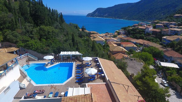 Piscine extérieure (ouverte en saison), piscine sur le toit