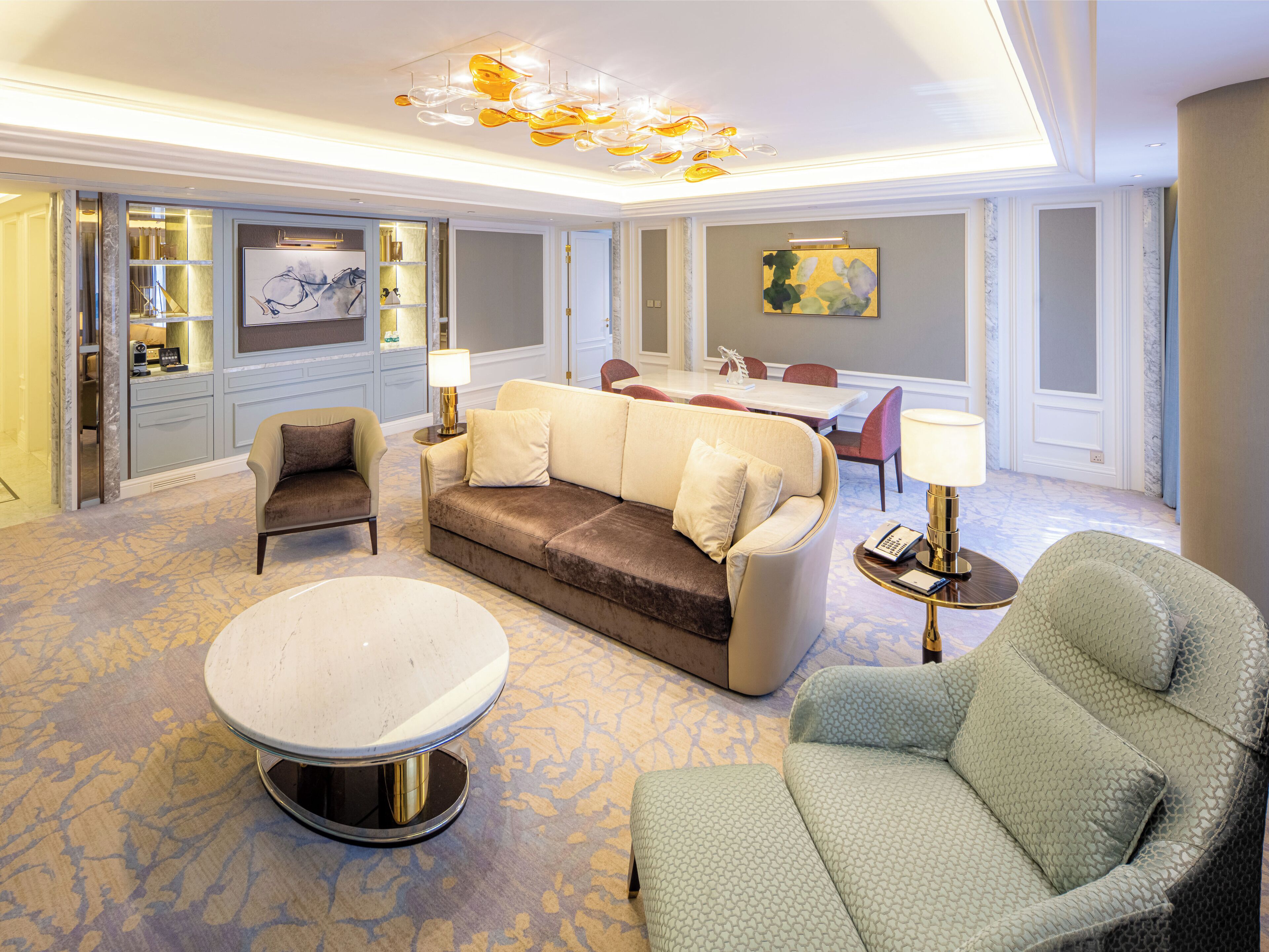 royal suite | minibar, in-room safe, individually furnished, desk