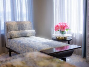 套房 (Queen) | 迷你吧、房內夾萬、獨特裝修、書桌