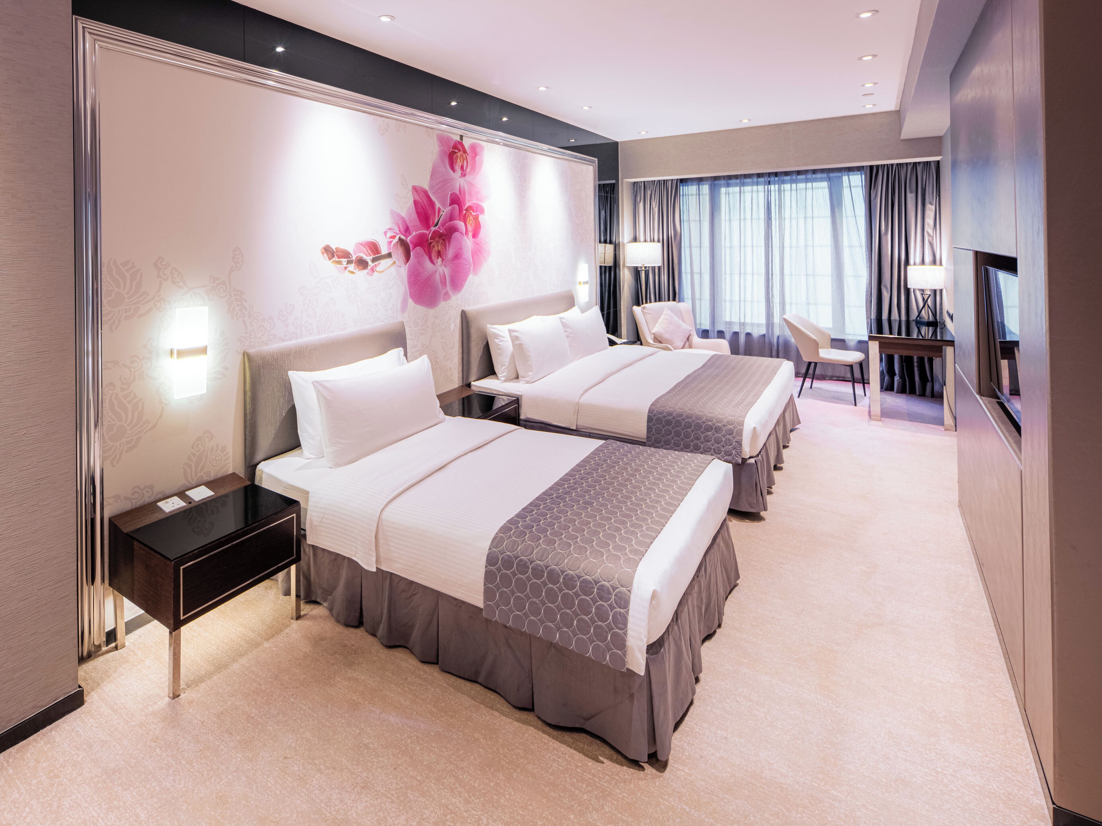Minibar, in-room safe, individually furnished, desk