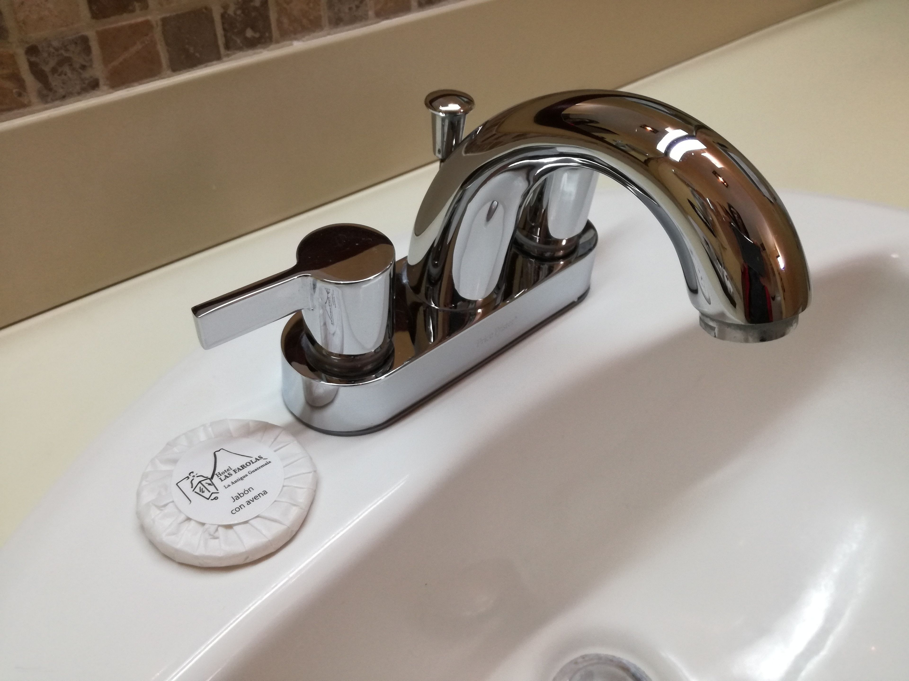 standard room, garden view | bathroom sink