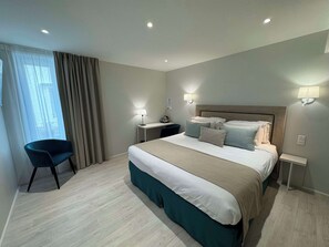 Premium bedding, Select Comfort beds, in-room safe - Hotel Kyriad Saumur (Saumur)