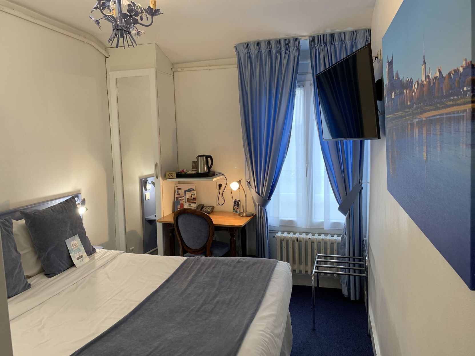 Premium bedding, Select Comfort beds, in-room safe