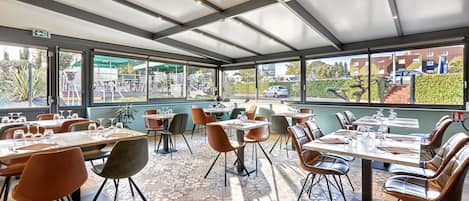 Lunch, dinner served; French cuisine, alfresco dining