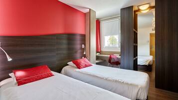 Bureau, rideaux occultants, chambres insonorisées, Wi-Fi gratuit