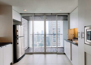3 Bedroom Penthouse | In-room safe, individually furnished, desk, laptop workspace