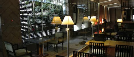 Siddeområde i lobbyen