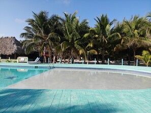 Exterior - Royal Caribbean Resort (San Pedro)