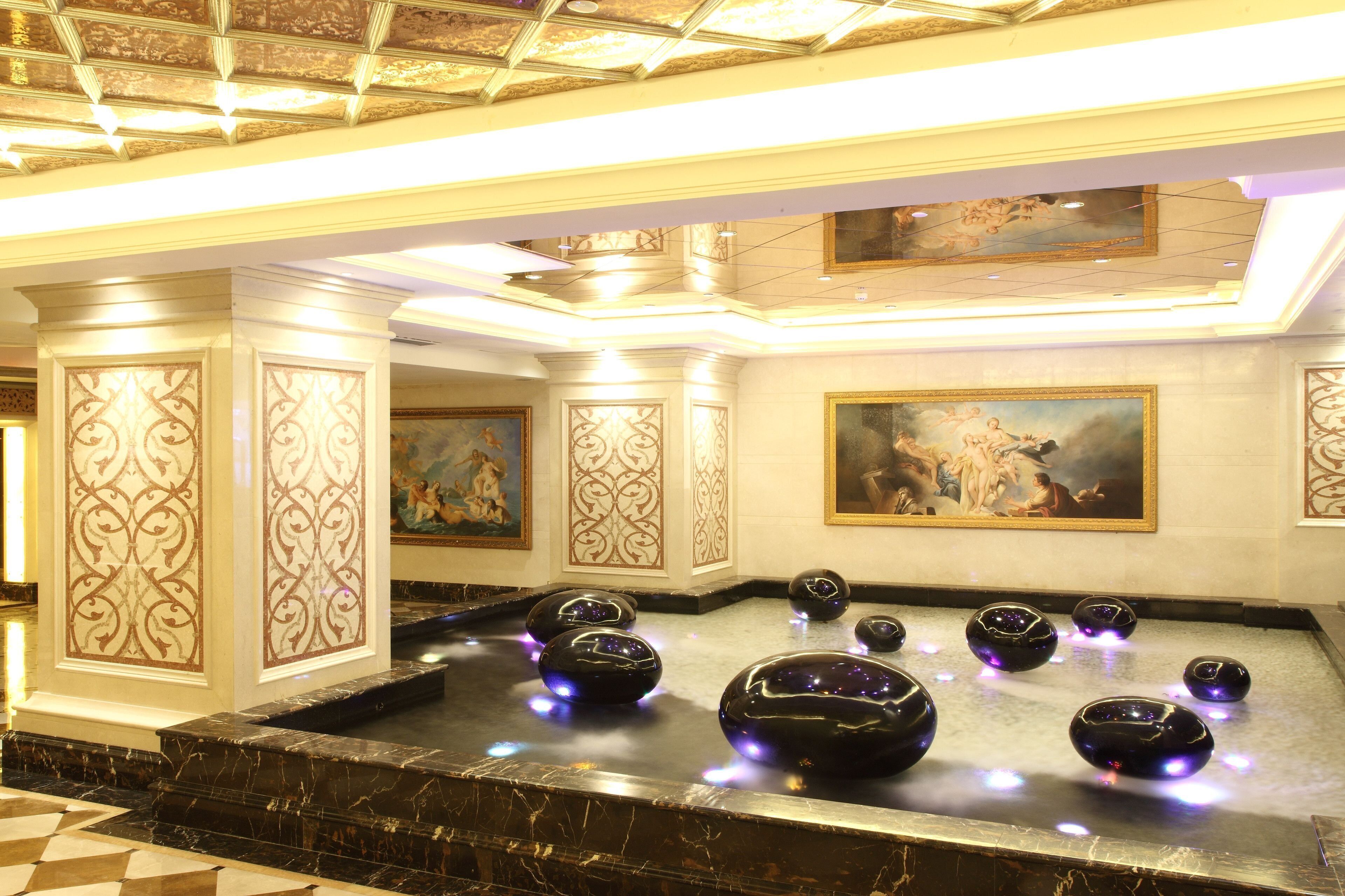 Couples treatment room(s), steam room, body treatments, hydrotherapy