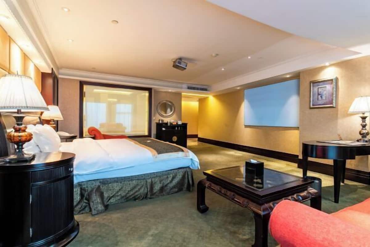 1 Schlafzimmer, Minibar, Zimmersafe, Schreibtisch