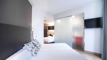 Minibar, coffres-forts dans les chambres, bureau, chambres insonorisées