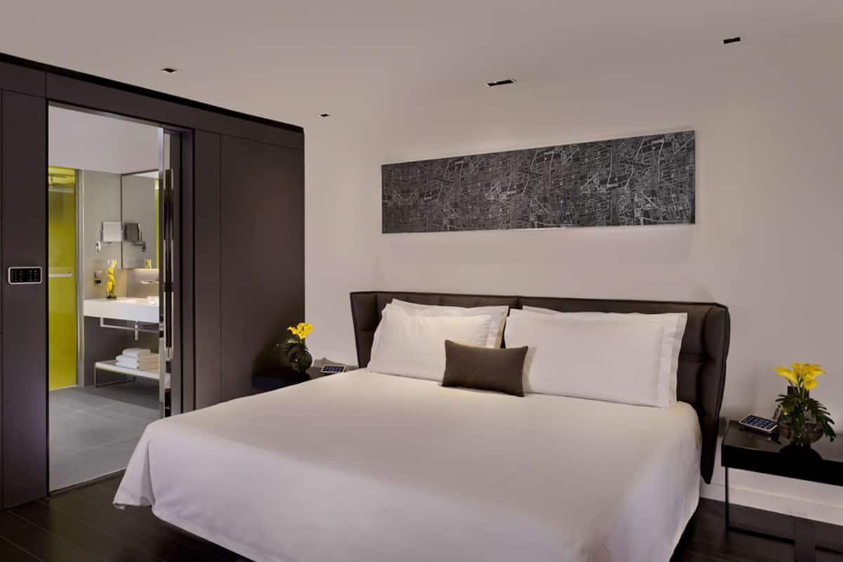 Suite, 1 Bedroom | Egyptian cotton sheets, premium bedding, minibar, in-room safe