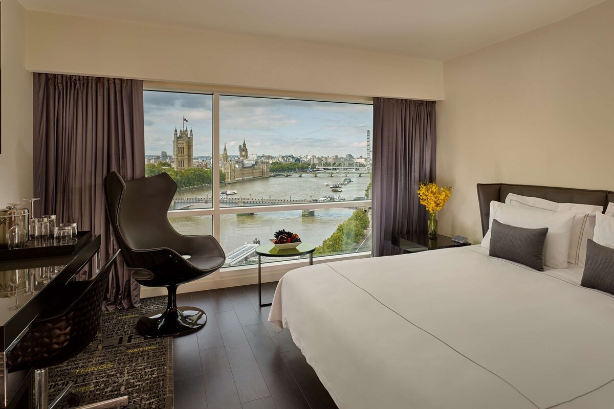 Chambre Deluxe, 1 très grand lit, vue fleuve
