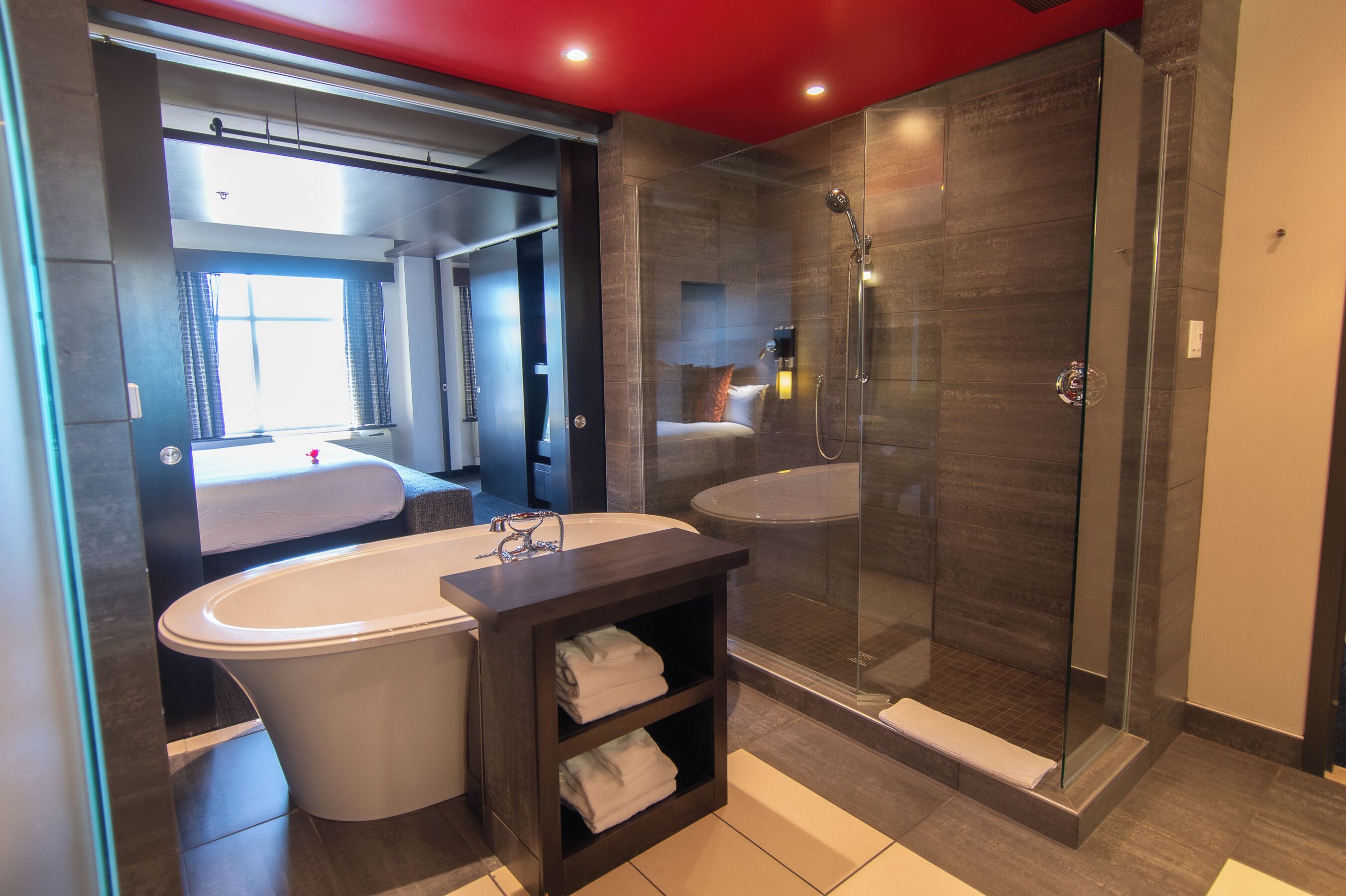 presidential suite, 1 king bed | bathroom | bathtub, hair dryer, towels