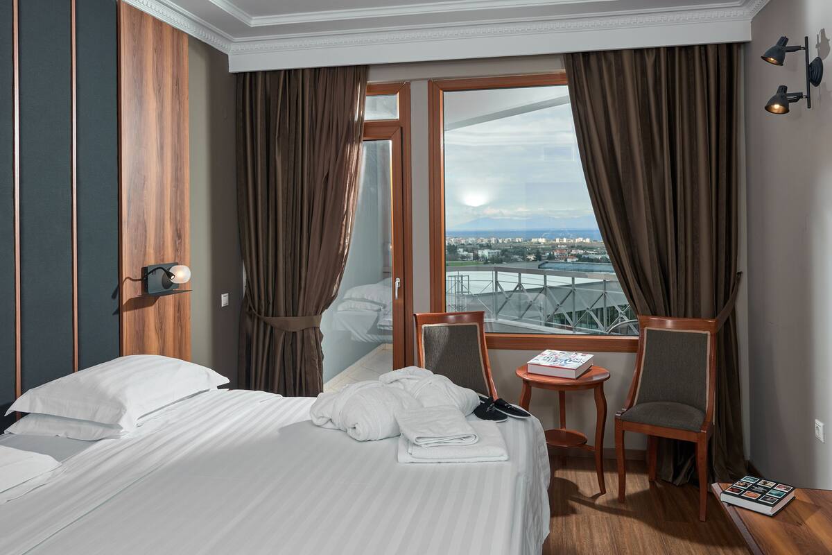 double or twin room, sea view | down duvets, desk, blackout curtains, soundproofing