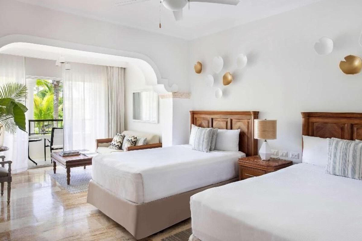 1 bedroom, premium bedding, pillowtop beds, minibar (free items)