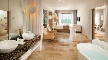 Suite Ocean Front | 1 bedroom, premium bedding, pillow-top beds, free minibar