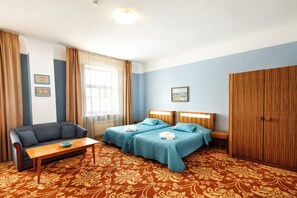 Hypo-allergenic bedding, minibar, in-room safe, desk - City Hotel Teater (Riga)