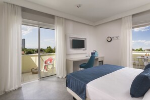 Minibar, coffre-fort, bureau, accès au Wi-Fi (inclus)