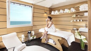Sauna, tab panas, bilik wap, urutan tisu mendalam, urutan sukan 